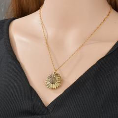 Sunflower Double Layer Engraved Necklace